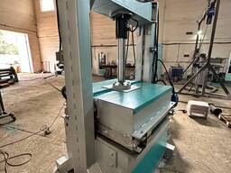 Пресс для производства резиновой плитки