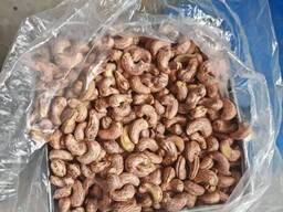 Roasted cashew nuts with skin